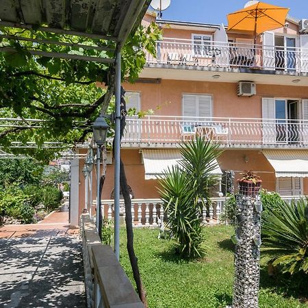 Ferienwohnung Vikeli Trogir Exterior foto