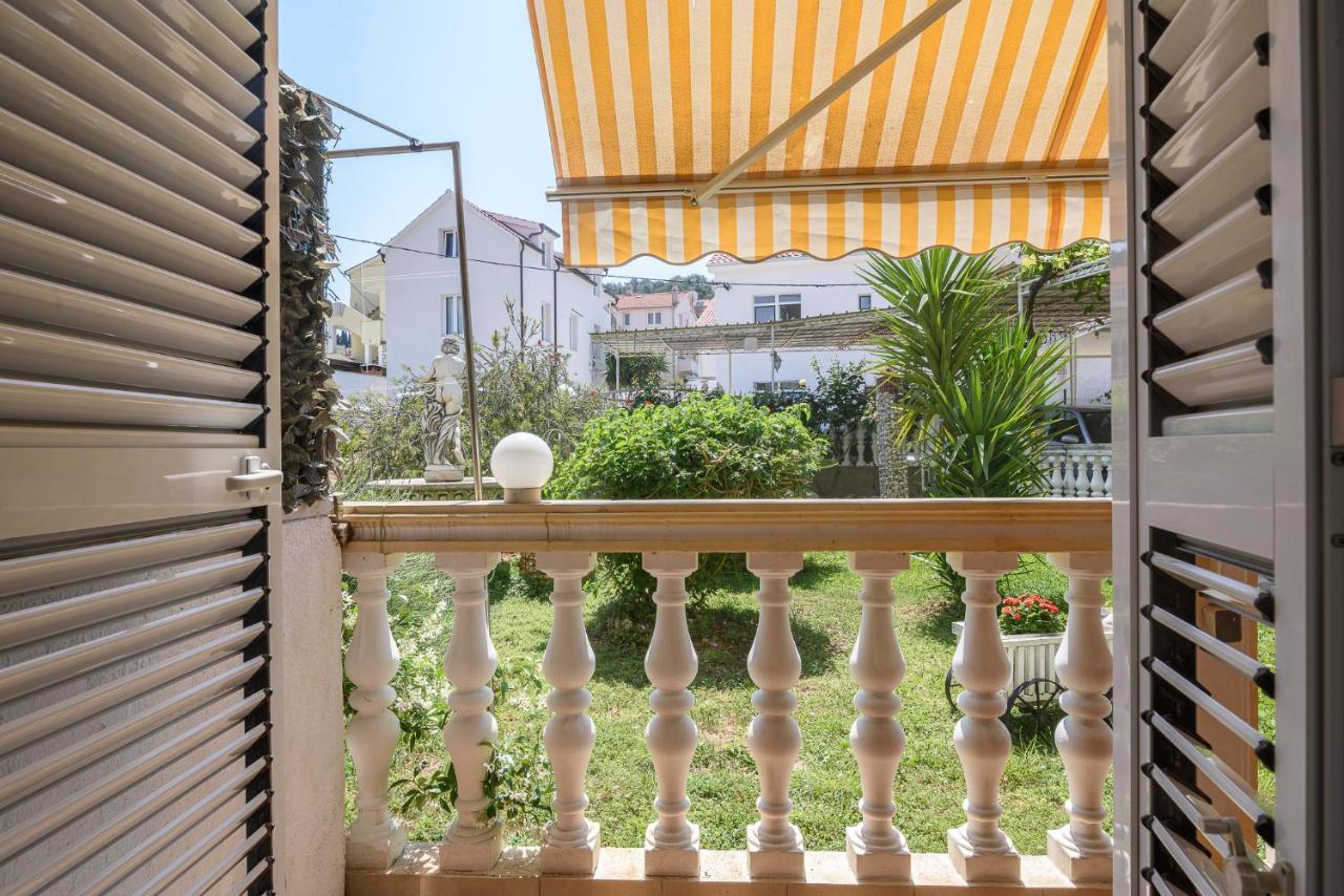 Ferienwohnung Vikeli Trogir Exterior foto