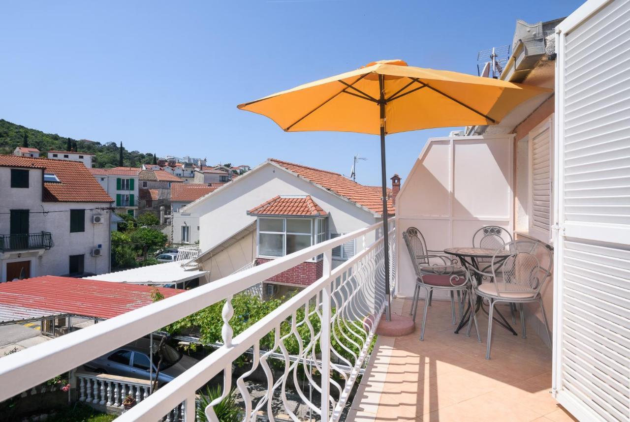 Ferienwohnung Vikeli Trogir Exterior foto