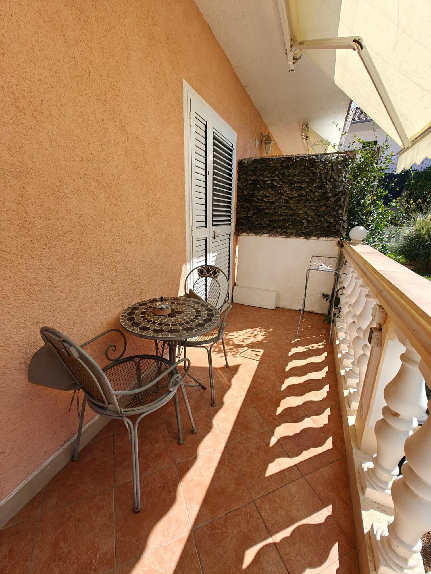 Ferienwohnung Vikeli Trogir Exterior foto